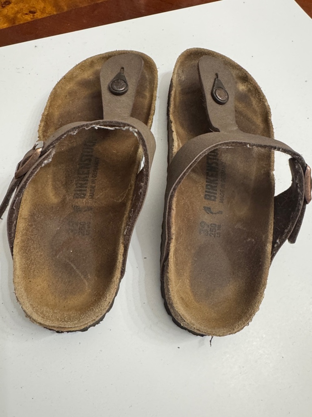 Birkenstock Brown T-Strap Thong Slipper- Women's size 39 - Picture 2 of 4